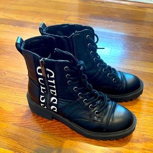 Guess black lace up combat boots 7 1/2